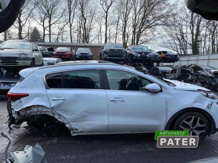 Kia Sportage 1.7 CRDi 16V 4x2 Épave (2018, Blanc)