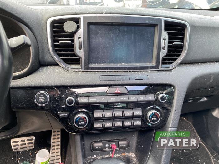 Kia Sportage 1.7 CRDi 16V 4x2 Épave (2018, Blanc)