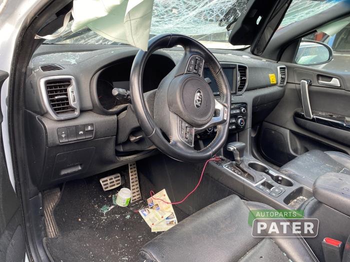 Kia Sportage 1.7 CRDi 16V 4x2 Épave (2018, Blanc)