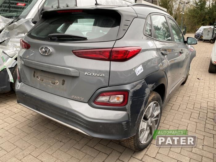 Hyundai Kona 64 kWh Samochód złomowany (2019, Szary)