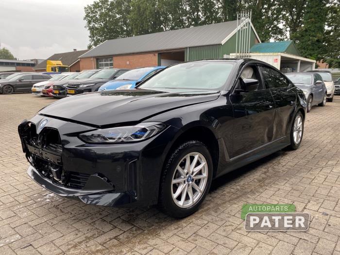 BMW i4 eDrive40 84 kWh Samochód złomowany (2023, Czarny)