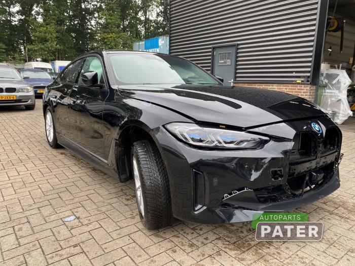 BMW i4 eDrive40 84 kWh Samochód złomowany (2023, Czarny)