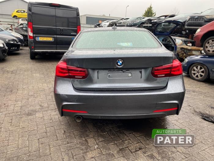 BMW 3 serie 318i 1.5 TwinPower Turbo 12V Vehículo de desguace (2018, Gris)