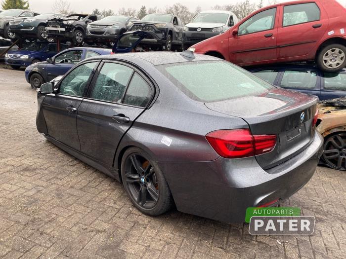 BMW 3 serie 318i 1.5 TwinPower Turbo 12V Vehículo de desguace (2018, Gris)