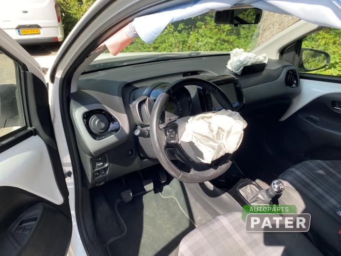 Peugeot 108 1.0 12V VVT-i Vehículo de desguace (2019, Blanco)