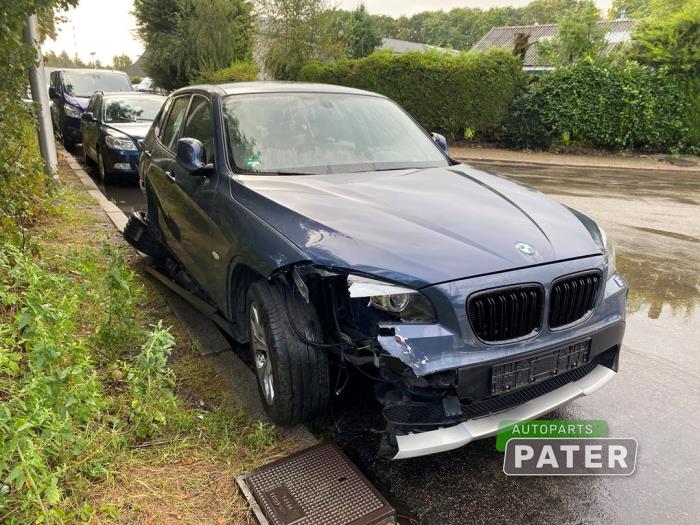 BMW X1 sDrive 18i 2.0 16V Samochód złomowany (2011, Niebieski)