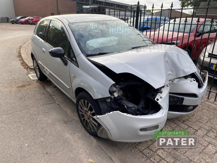 Fiat Punto III 0.9 TwinAir Skrotfordon (2012, WIT)