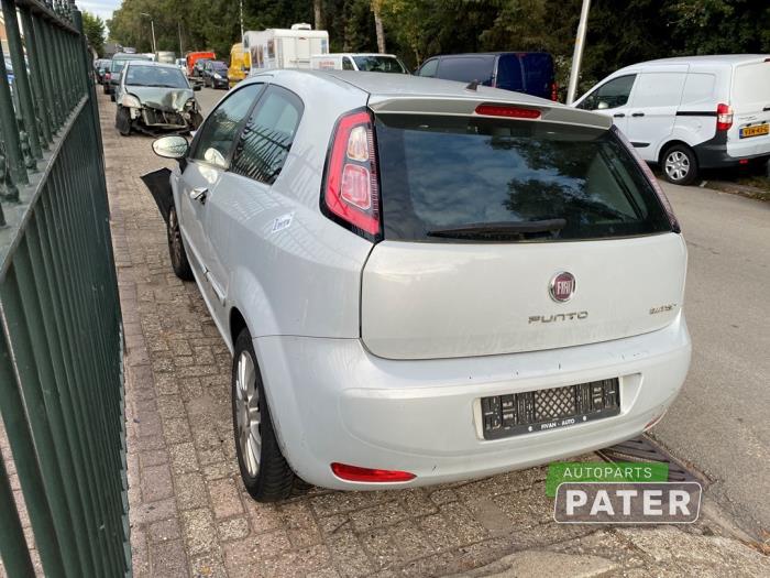 Fiat Punto III 0.9 TwinAir Skrotfordon (2012, WIT)
