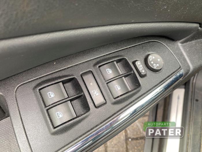 Lancia Delta 1.4 MultiAir 16V Samochód złomowany (2012, Czarny)