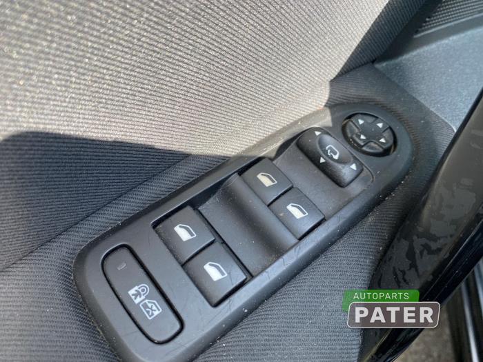 Peugeot 508 SW 1.6 THP 16V Vehículo de desguace (2013, Negro)