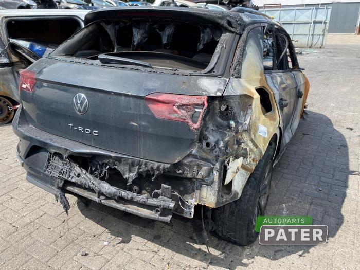 Volkswagen T-Roc I 1.5 TSI 16V Vehículo de desguace (2020, Negro)