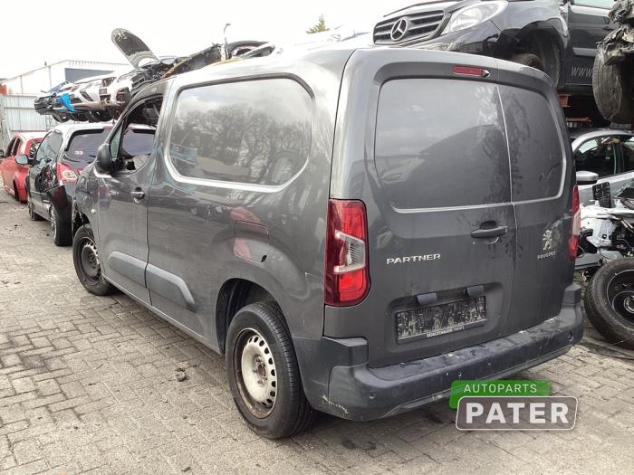 Peugeot Partner 1.6 BlueHDI 75 Vehículo de desguace (2019, Gris)