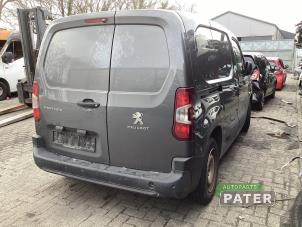 Peugeot Partner 1.6 BlueHDI 75 Vehículo de desguace (2019, Gris)