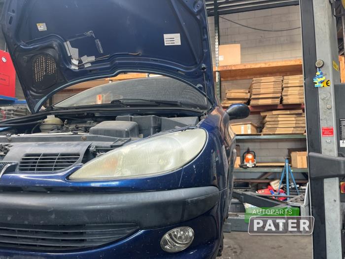 Peugeot 206 1.4 XR,XS,XT,Gentry  (Salvage)