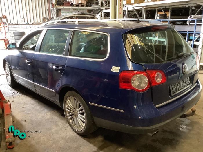 Volkswagen Passat Variant 3.2 FSI V6 32V Skrotfordon (2006, BLAUW)
