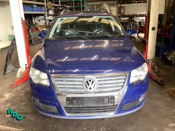 Volkswagen Passat Variant 3.2 FSI V6 32V Skrotfordon (2006, BLAUW)