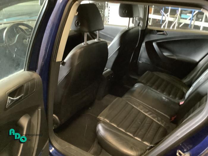 Volkswagen Passat Variant 3.2 FSI V6 32V Skrotfordon (2006, BLAUW)
