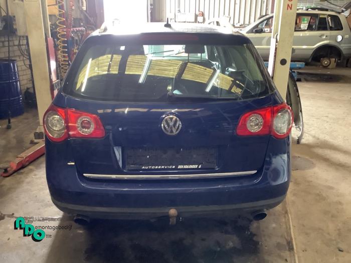 Volkswagen Passat Variant 3.2 FSI V6 32V Skrotfordon (2006, BLAUW)