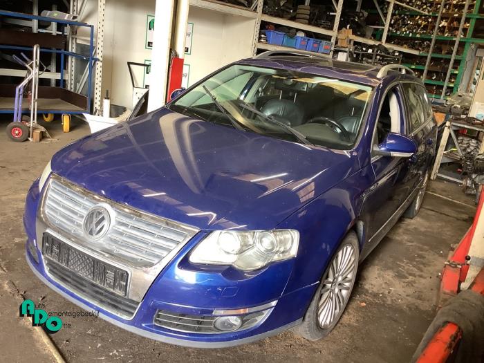 Volkswagen Passat Variant 3.2 FSI V6 32V Skrotfordon (2006, BLAUW)