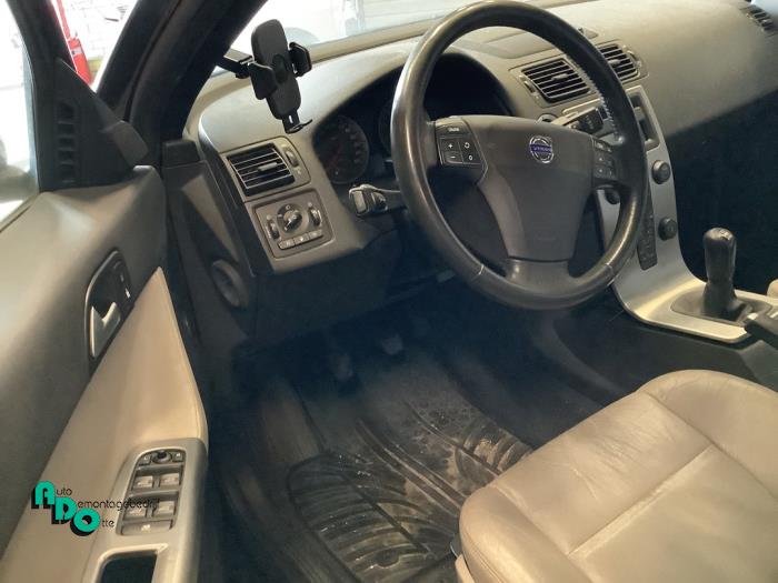 Volvo S40 2.4 20V Schrottauto (2005, Schwarz)