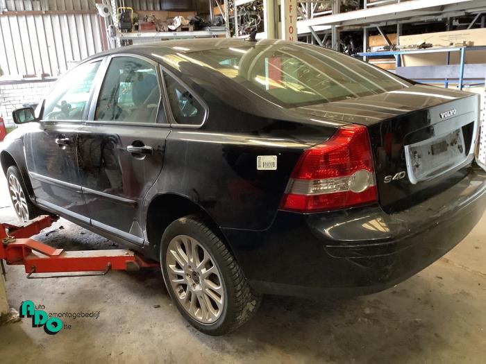 Volvo S40 2.4 20V Schrottauto (2005, Schwarz)