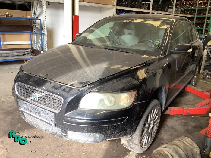 Volvo S40 2.4 20V Schrottauto (2005, Schwarz)