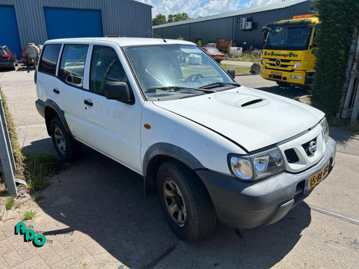 Nissan Terrano II 2.7 TDi Vehículo de desguace (2004, Granito)