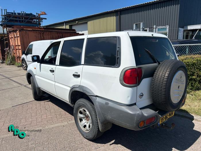 Nissan Terrano II 2.7 TDi Vehículo de desguace (2004, Granito)