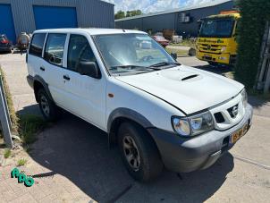 Nissan Terrano II 2.7 TDi Vehículo de desguace (2004, Granito)