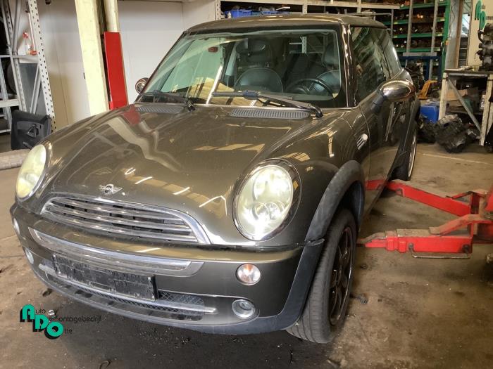 Mini Mini 1.6 16V One Épave (2006, Brun)