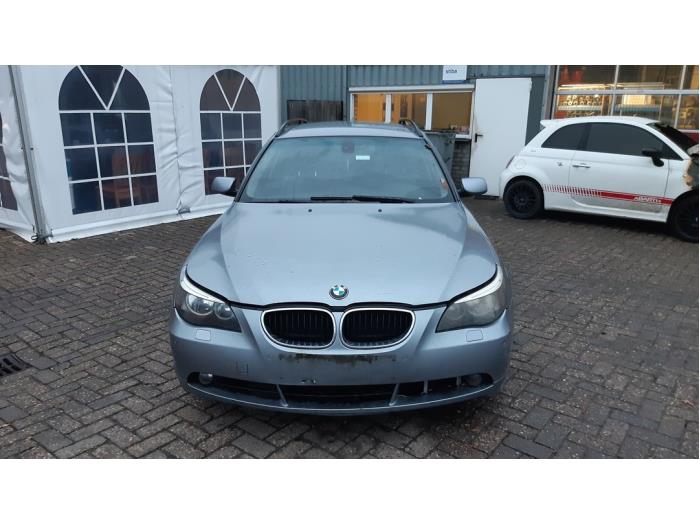 BMW 5 serie Touring 525d 24V Salvage vehicle (2005, Gray)