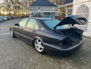 Mercedes S 3.2 S-320 18V Vehículo de desguace (2000, Negro)