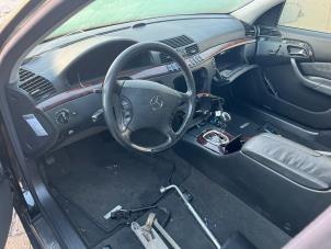 Mercedes S 3.2 S-320 18V Vehículo de desguace (2000, Negro)