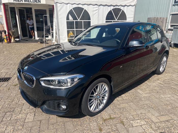 BMW 1 serie 116i 1.5 12V Épave (2019, Noir)