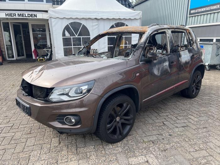 Volkswagen Tiguan 2.0 TSI 16V 4Motion Épave (2011, Brun)