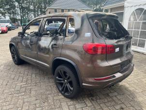 Volkswagen Tiguan 2.0 TSI 16V 4Motion Épave (2011, Brun)
