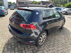Volkswagen Golf VII 1.6 TDI 16V Samochód złomowany (2013, Czarny)
