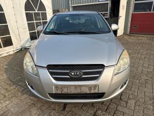 Kia Cee'd 1.6 CVVT 16V Samochód złomowany (2007, Srebrnoszary)