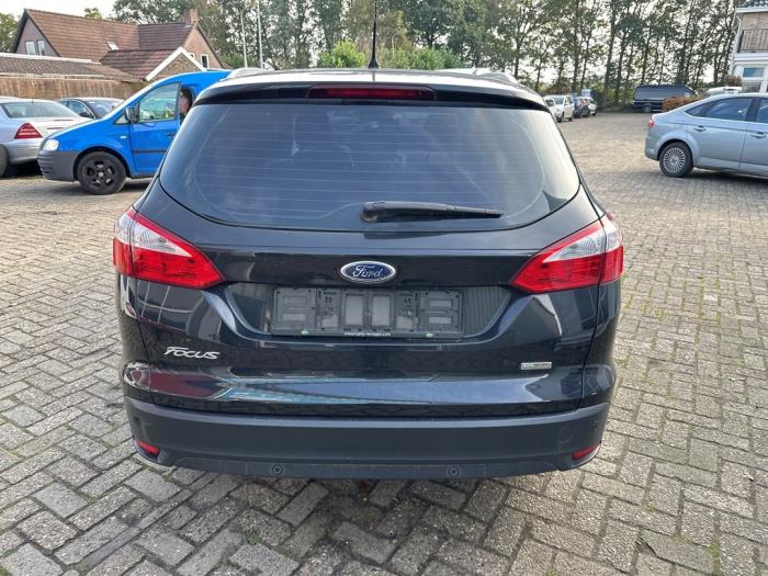 Ford Focus 3 Wagon 1.0 Ti-VCT EcoBoost 12V 125 Épave (2012, Noir)