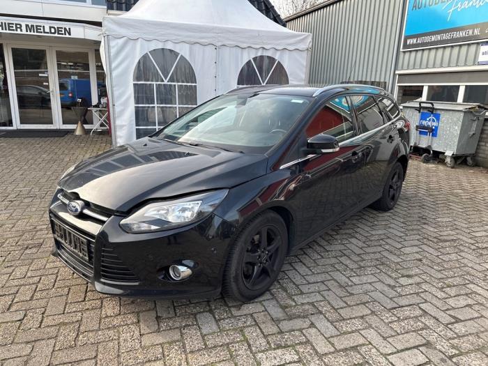 Ford Focus 3 Wagon 1.0 Ti-VCT EcoBoost 12V 125 Épave (2012, Noir)