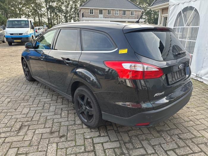 Ford Focus 3 Wagon 1.0 Ti-VCT EcoBoost 12V 125 Épave (2012, Noir)