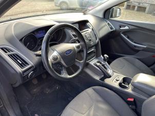 Ford Focus 3 Wagon 1.0 Ti-VCT EcoBoost 12V 125 Épave (2012, Noir)