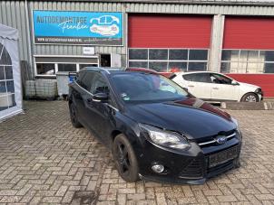 Ford Focus 3 Wagon 1.0 Ti-VCT EcoBoost 12V 125 Épave (2012, Noir)