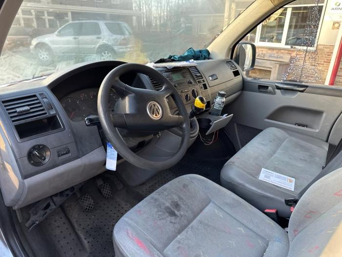 Volkswagen Transporter T5 1.9 TDi Skrotfordon (2005, GRIJS)