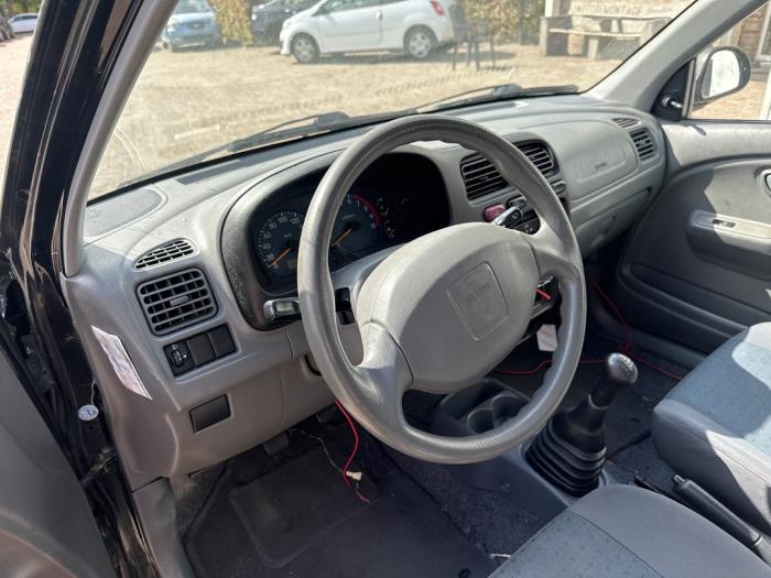 Suzuki Alto 1.1 16V Épave (2004, Noir)