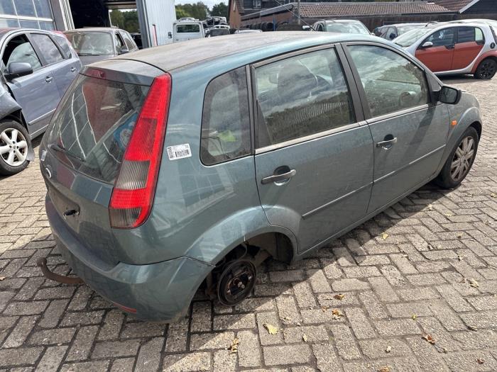 Ford Fiesta 5 1.4 16V Schrottauto (2002, Blau)