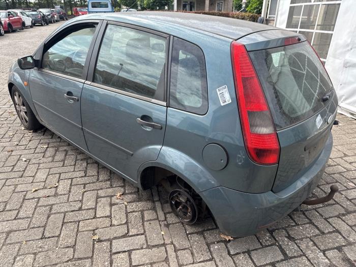 Ford Fiesta 5 1.4 16V Schrottauto (2002, Blau)