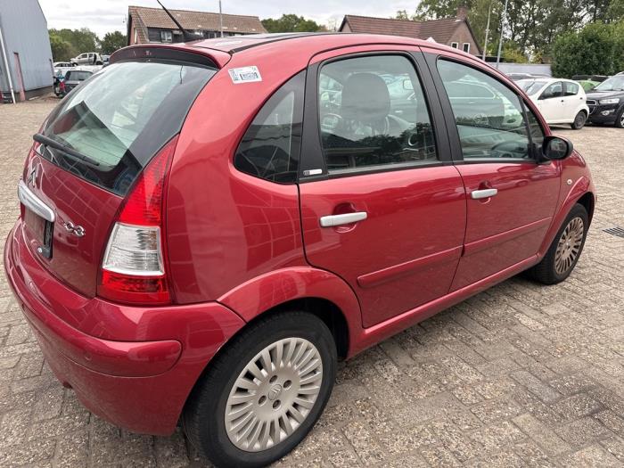 Citroen C3 1.4 16V Sensodrive Schrottauto (2006, Rot)