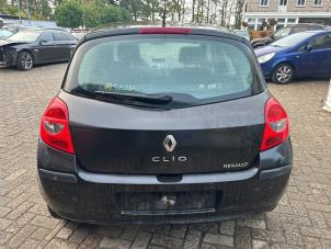Renault Clio III 1.6 16V Schrottauto (2006, Schwarz)