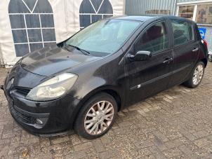 Renault Clio III 1.6 16V Schrottauto (2006, Schwarz)